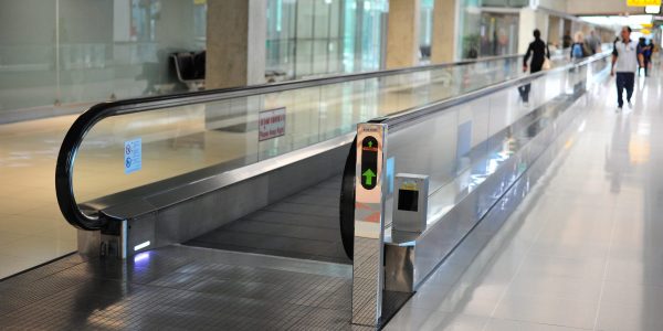 Travelator,In,Airport,Is,The,Walkway,Moving